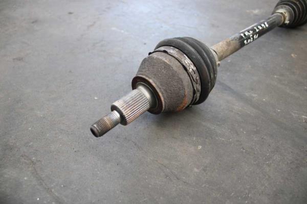 CARDAN GAUCHE VW POLO 2017+/ SEAT IBIZA 2017+/ SKODA FABIA 2021+ 1.0 ESSENCE 5VITESSE - Vue 2